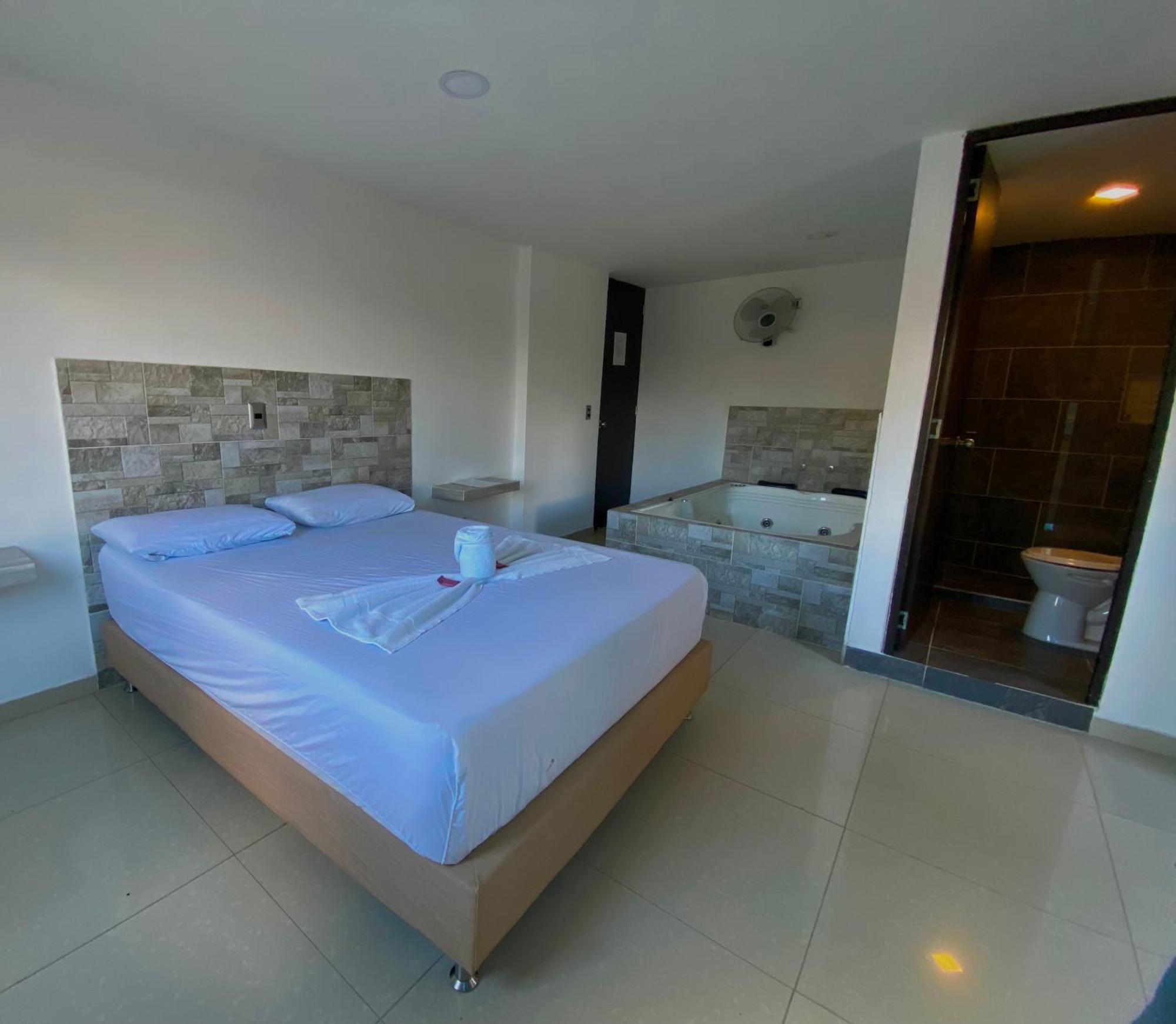 Hotel Buenos Aires Central Medellín Buitenkant foto