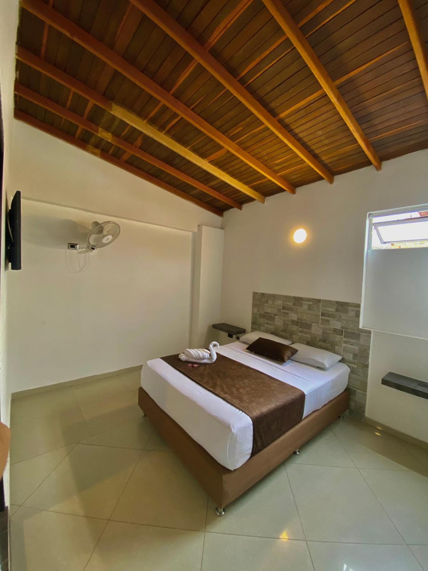 Hotel Buenos Aires Central Medellín Buitenkant foto