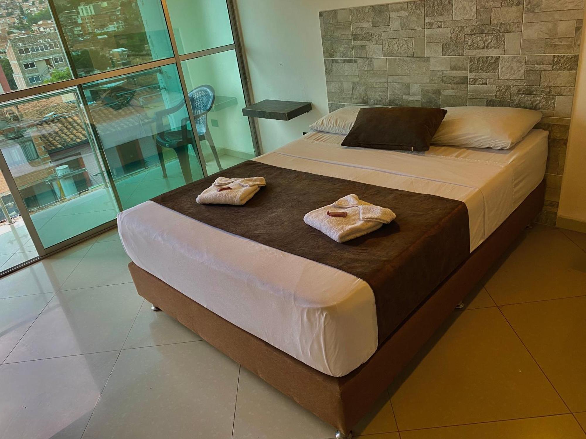 Hotel Buenos Aires Central Medellín Buitenkant foto